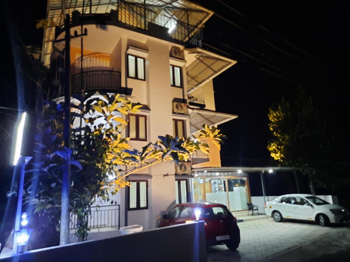 Base9 Cochin Airport Hotel Nedumbassery Exterior photo