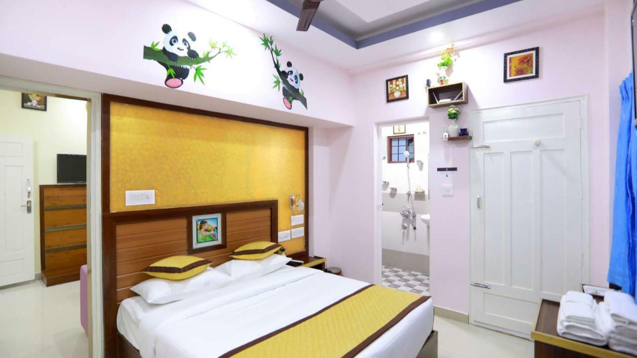Base9 Cochin Airport Hotel Nedumbassery Exterior photo