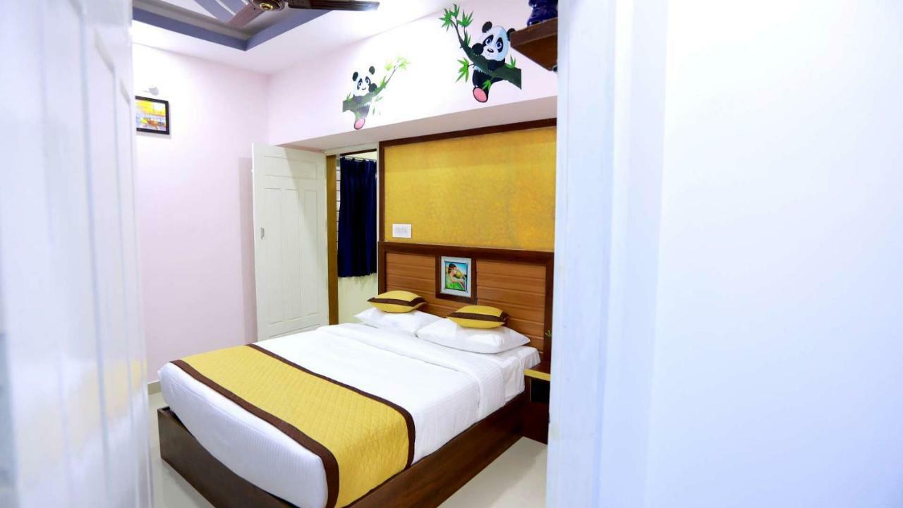 Base9 Cochin Airport Hotel Nedumbassery Exterior photo