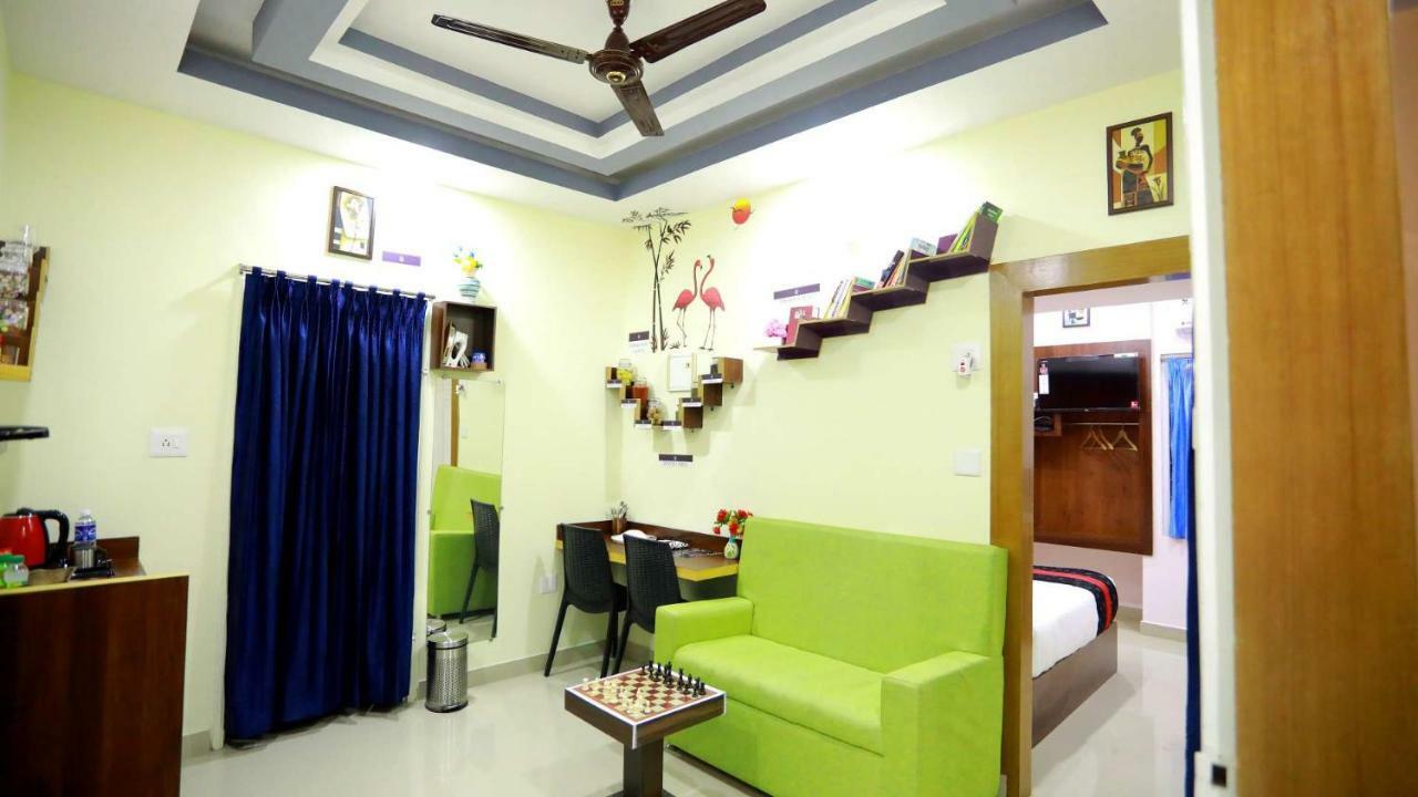 Base9 Cochin Airport Hotel Nedumbassery Exterior photo