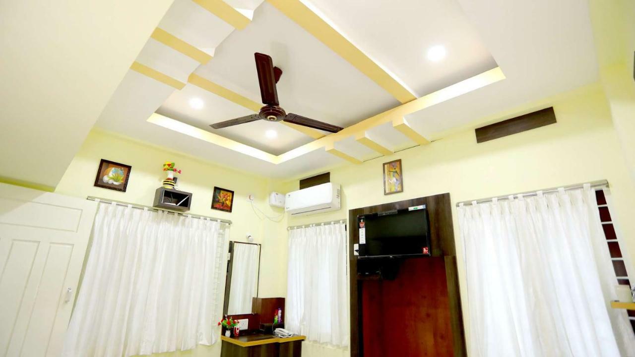 Base9 Cochin Airport Hotel Nedumbassery Exterior photo