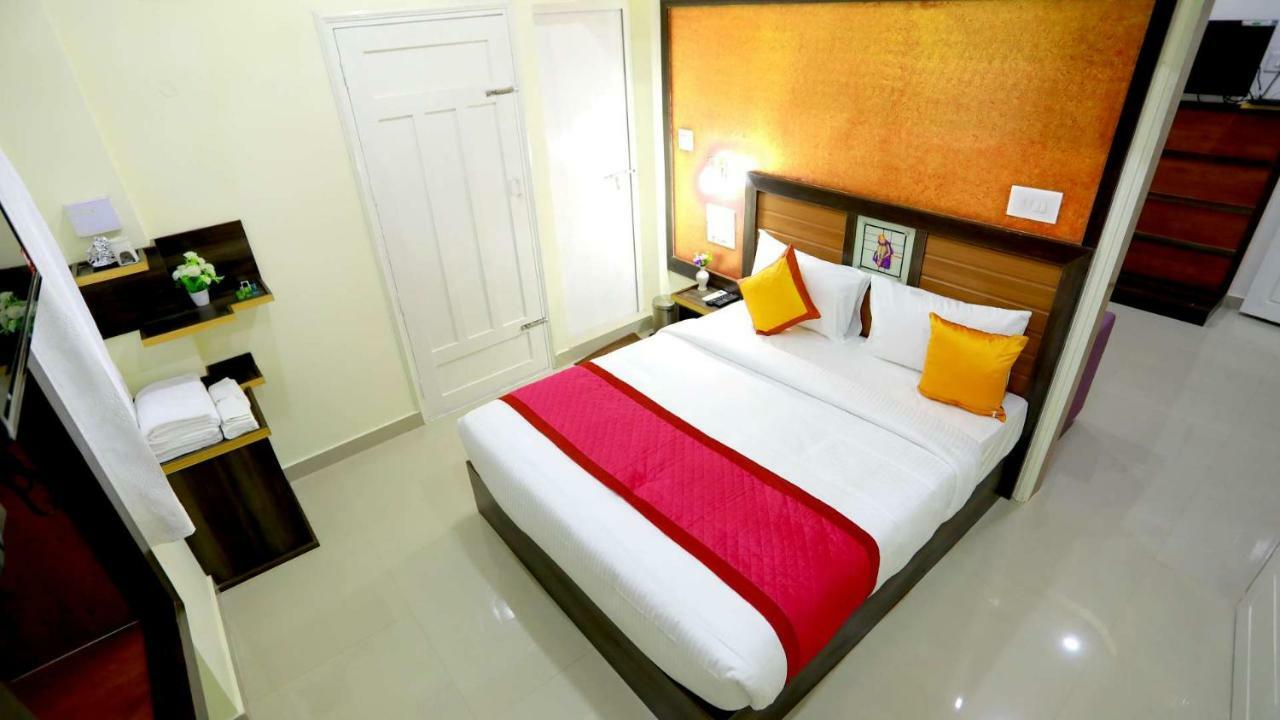 Base9 Cochin Airport Hotel Nedumbassery Exterior photo