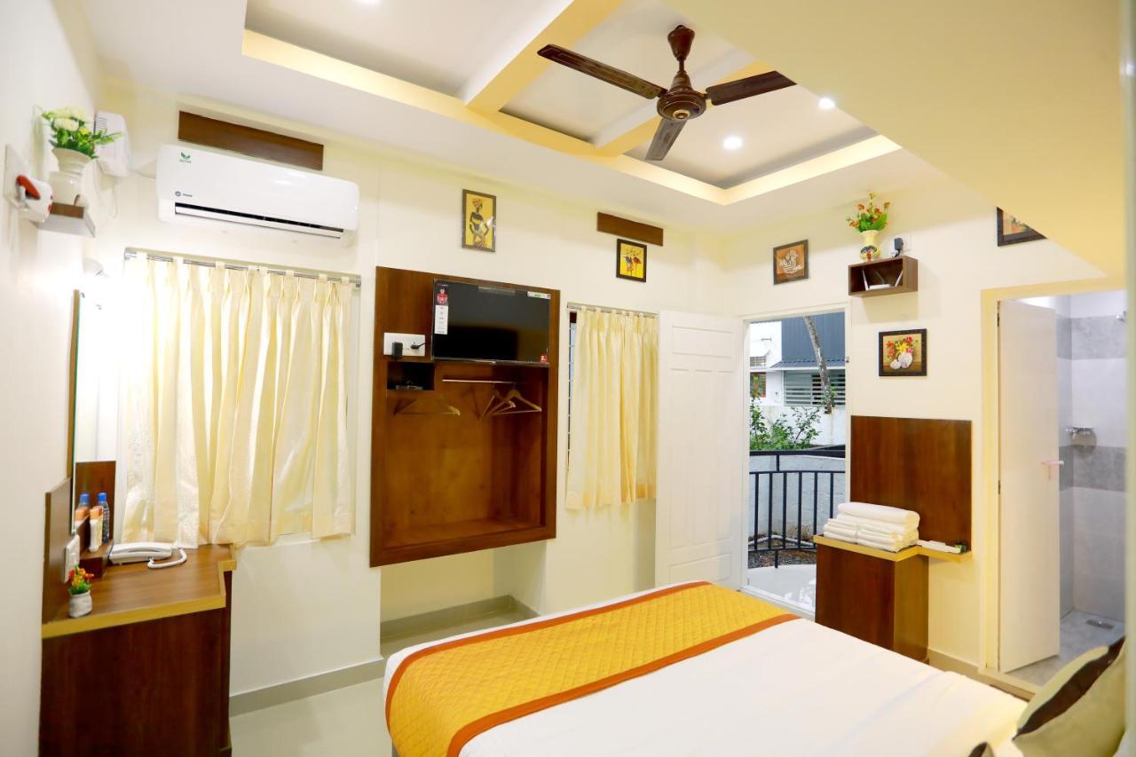 Base9 Cochin Airport Hotel Nedumbassery Exterior photo