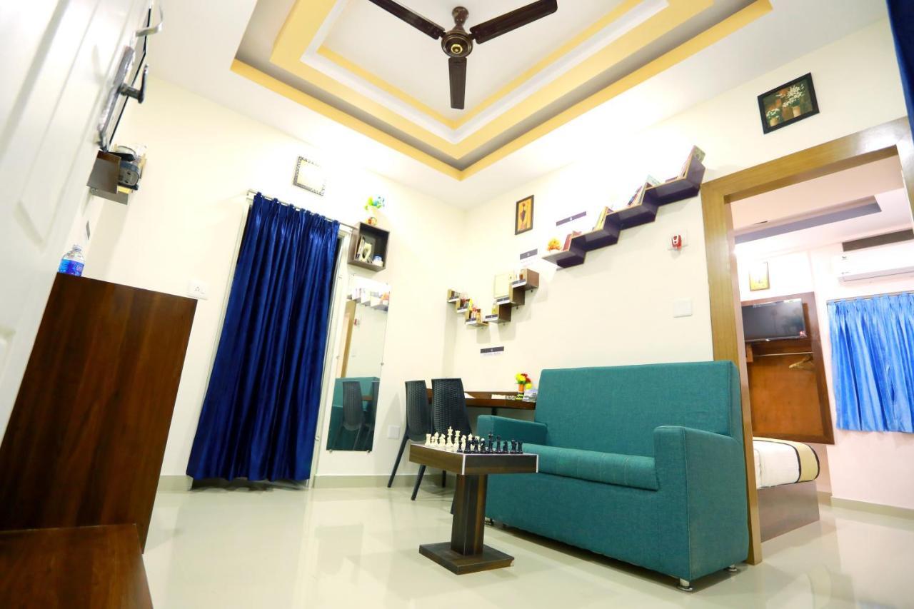 Base9 Cochin Airport Hotel Nedumbassery Exterior photo